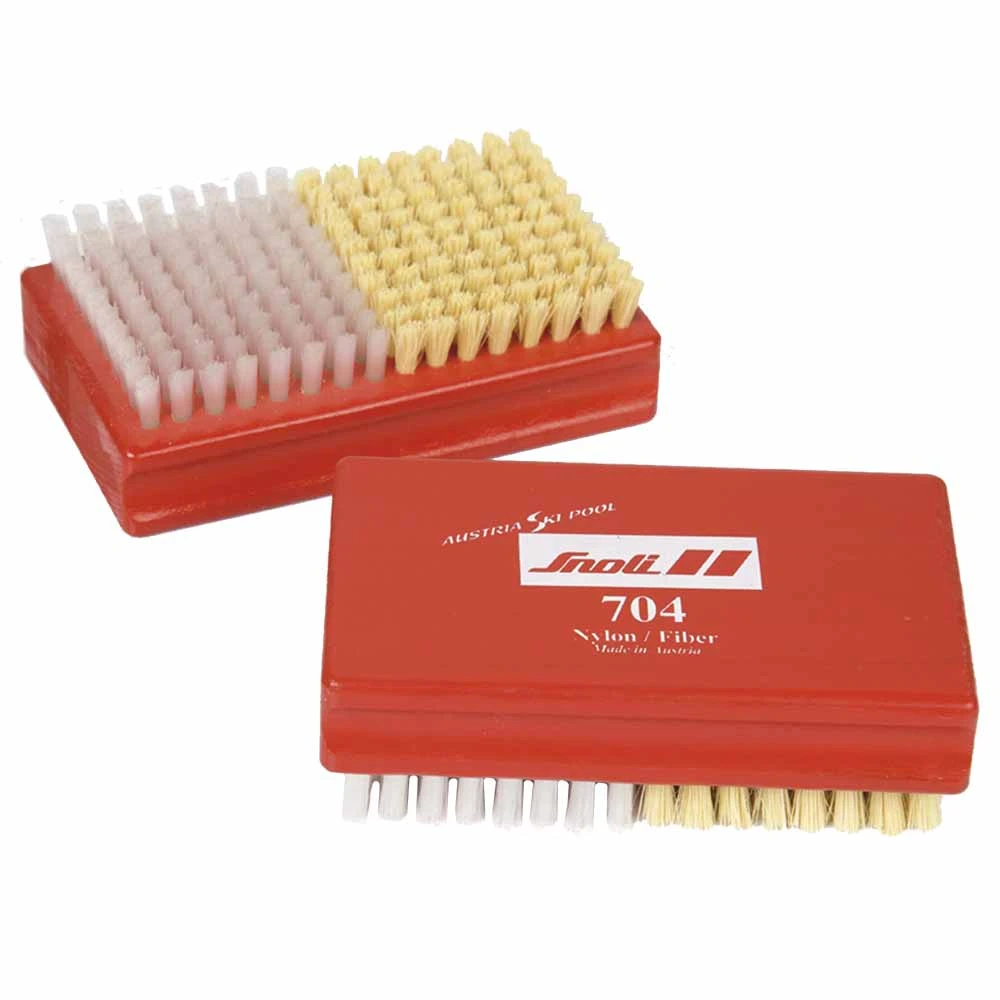 Snoli Nylon Fibre Ski And Snowboard Base Brush 1 Snoli Nylon Fibre Ski And Snowboard Base Brush
